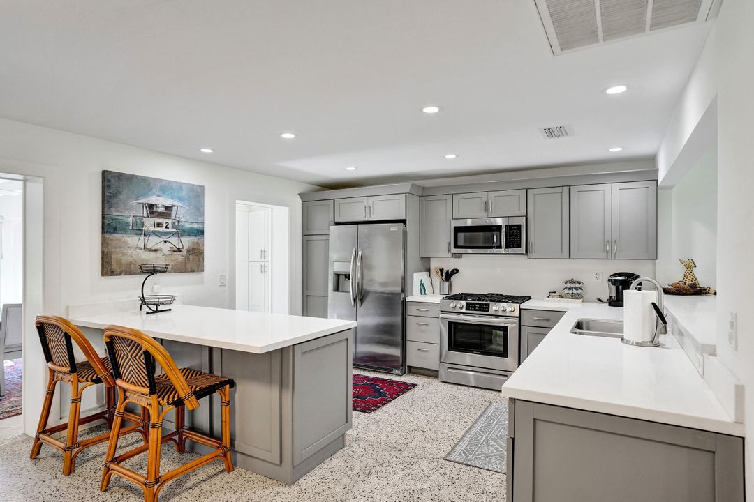 出租: $10,000 (2 贝兹, 2 浴室, 1657 平方英尺)