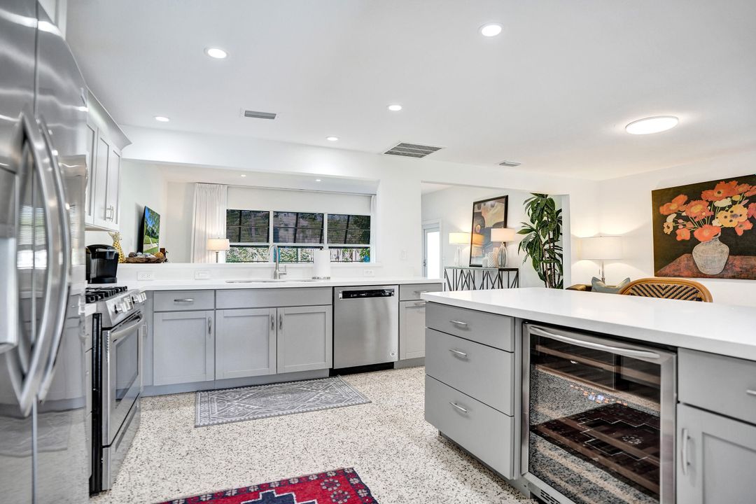 出租: $10,000 (2 贝兹, 2 浴室, 1657 平方英尺)