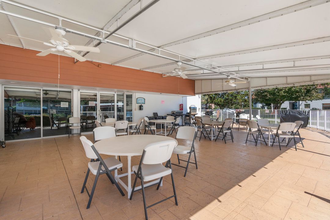 For Sale: $128,900 (1 beds, 1 baths, 814 Square Feet)