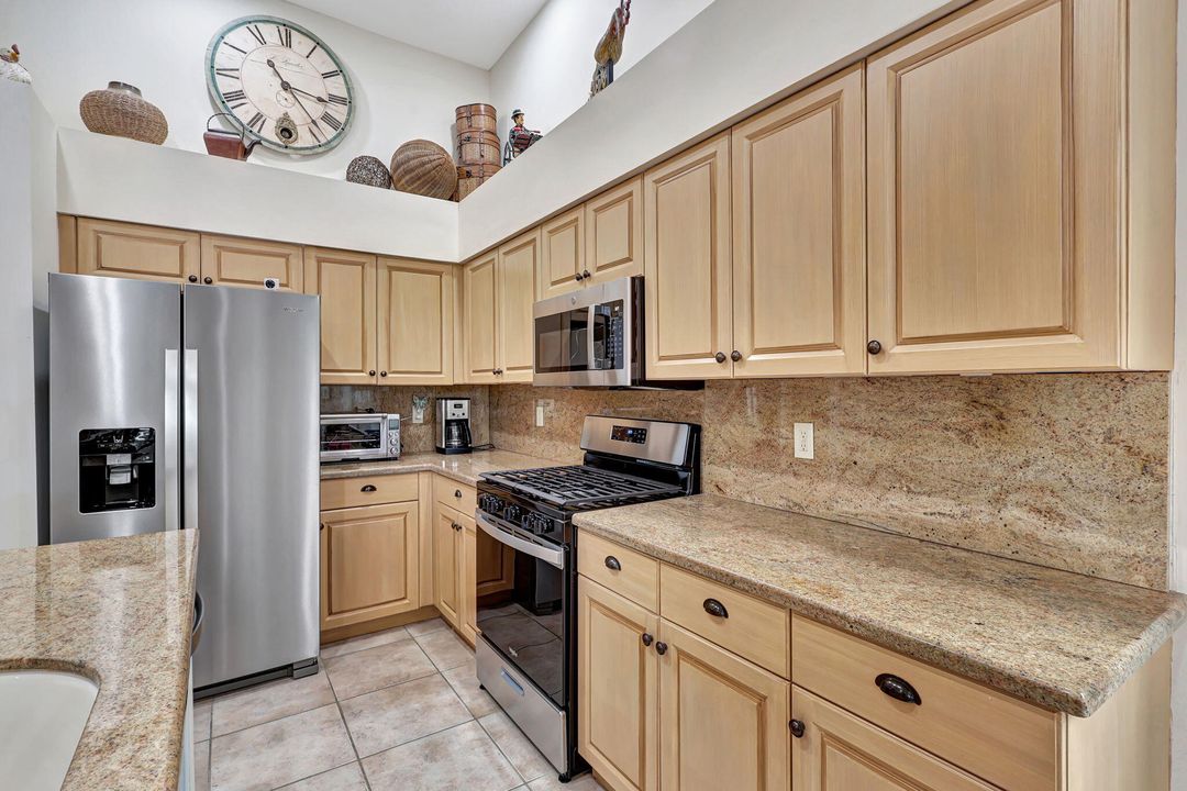 В аренду: $8,500 (3 спален, 3 ванн, 2471 Квадратных фут)