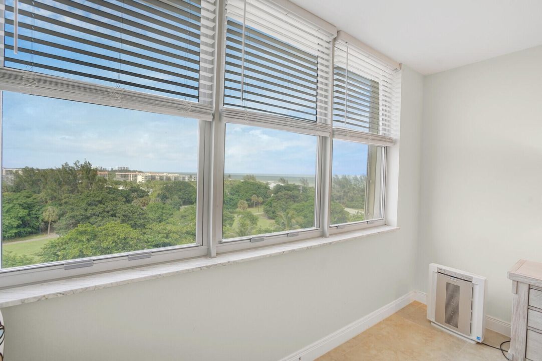 Active With Contract: $598,000 (2 beds, 2 baths, 1078 Square Feet)