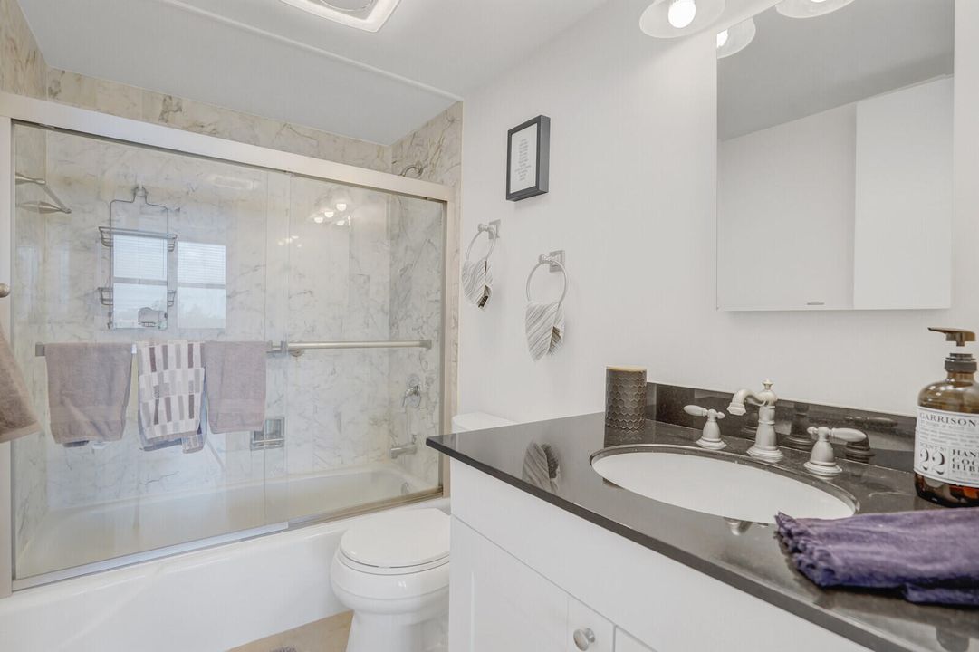 Active With Contract: $598,000 (2 beds, 2 baths, 1078 Square Feet)