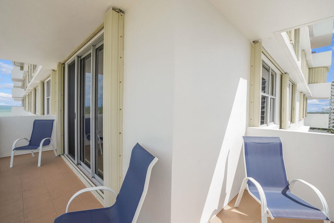 Active With Contract: $598,000 (2 beds, 2 baths, 1078 Square Feet)