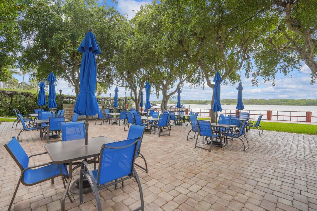 Active With Contract: $598,000 (2 beds, 2 baths, 1078 Square Feet)