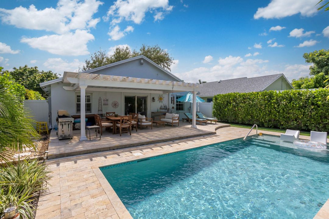 Activo con contrato: $899,990 (3 camas, 2 baños, 1116 Pies cuadrados)