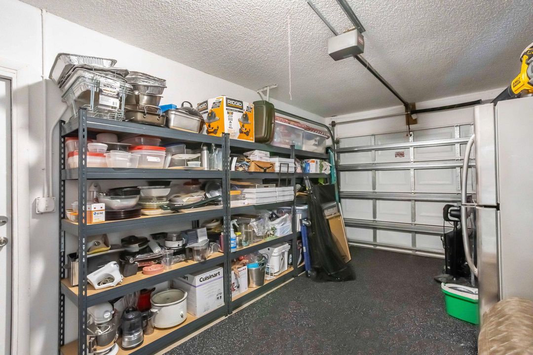 Activo con contrato: $899,990 (3 camas, 2 baños, 1116 Pies cuadrados)