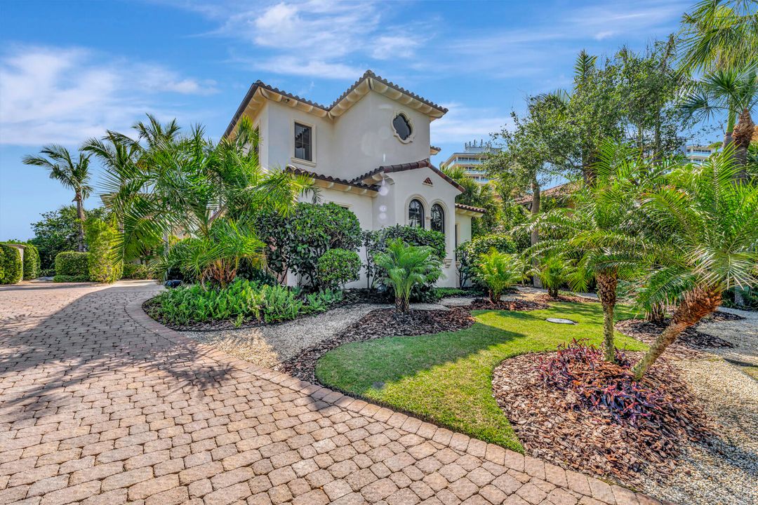 For Sale: $10,000,000 (5 beds, 6 baths, 5458 Square Feet)