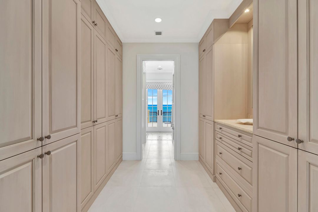 For Sale: $10,000,000 (5 beds, 6 baths, 5458 Square Feet)