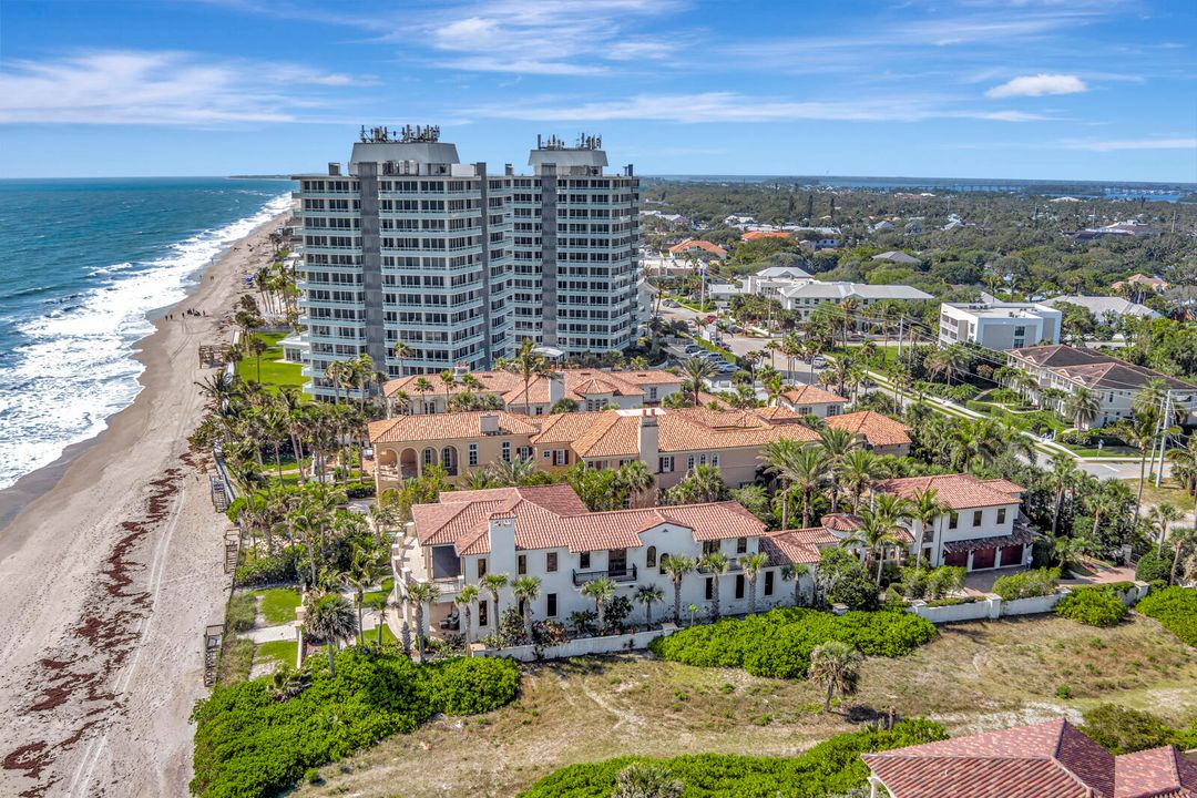 For Sale: $10,000,000 (5 beds, 6 baths, 5458 Square Feet)