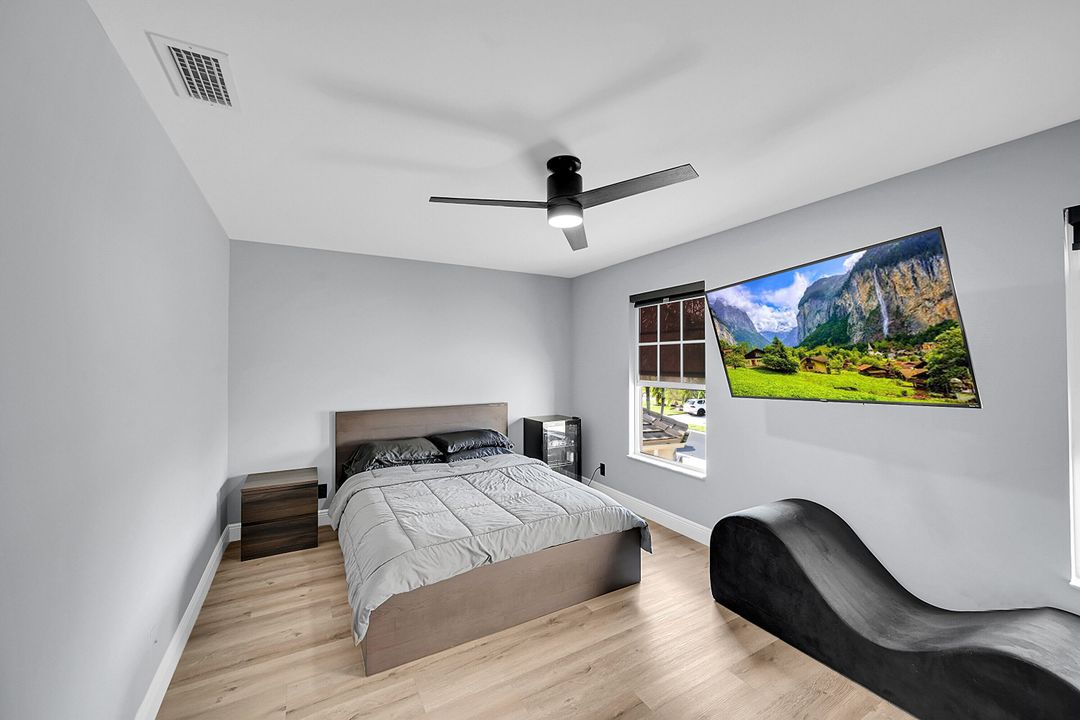 合同活跃: $685,000 (4 贝兹, 2 浴室, 2339 平方英尺)