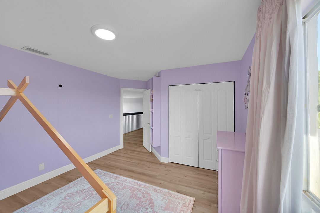 合同活跃: $685,000 (4 贝兹, 2 浴室, 2339 平方英尺)