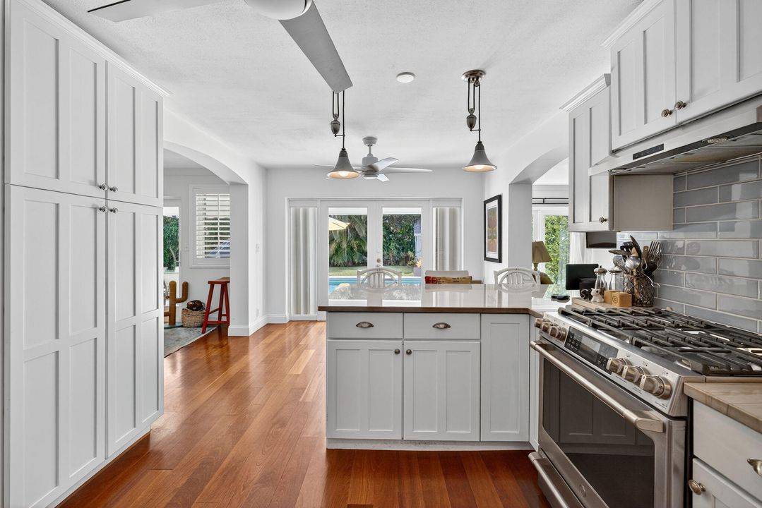 En Venta: $1,625,000 (4 camas, 3 baños, 2191 Pies cuadrados)