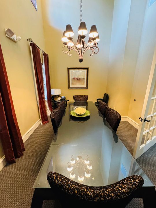 合同活跃: $2,250 (2 贝兹, 2 浴室, 1071 平方英尺)