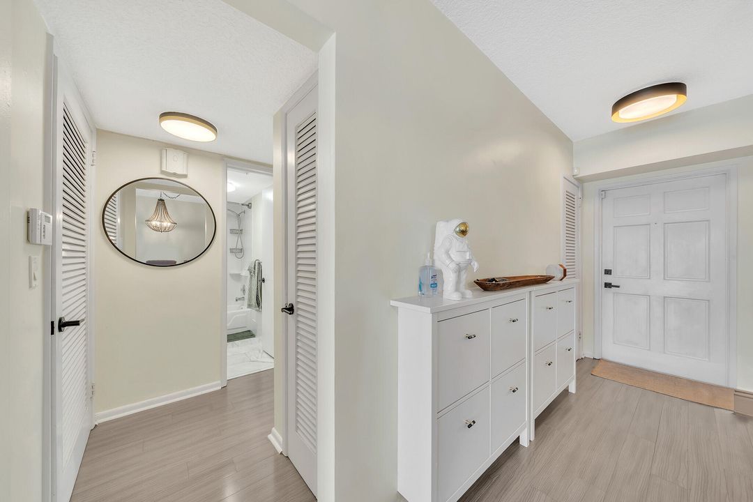 Active With Contract: $499,000 (2 beds, 2 baths, 1118 Square Feet)