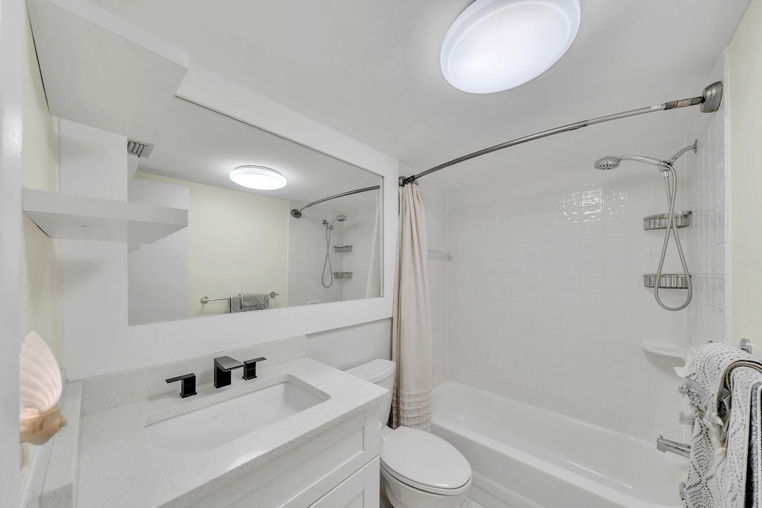 Active With Contract: $499,000 (2 beds, 2 baths, 1118 Square Feet)