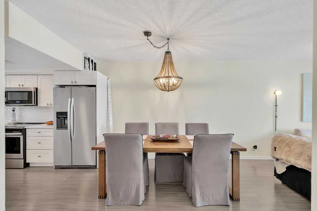 Active With Contract: $499,000 (2 beds, 2 baths, 1118 Square Feet)