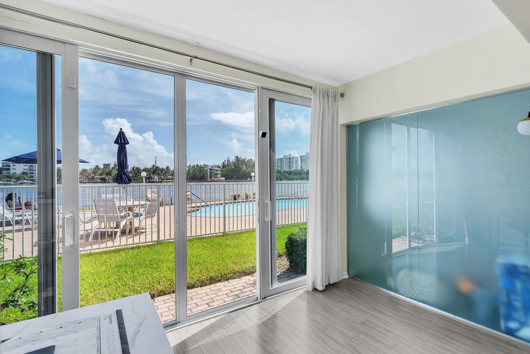 Active With Contract: $499,000 (2 beds, 2 baths, 1118 Square Feet)