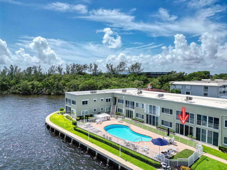 Active With Contract: $499,000 (2 beds, 2 baths, 1118 Square Feet)