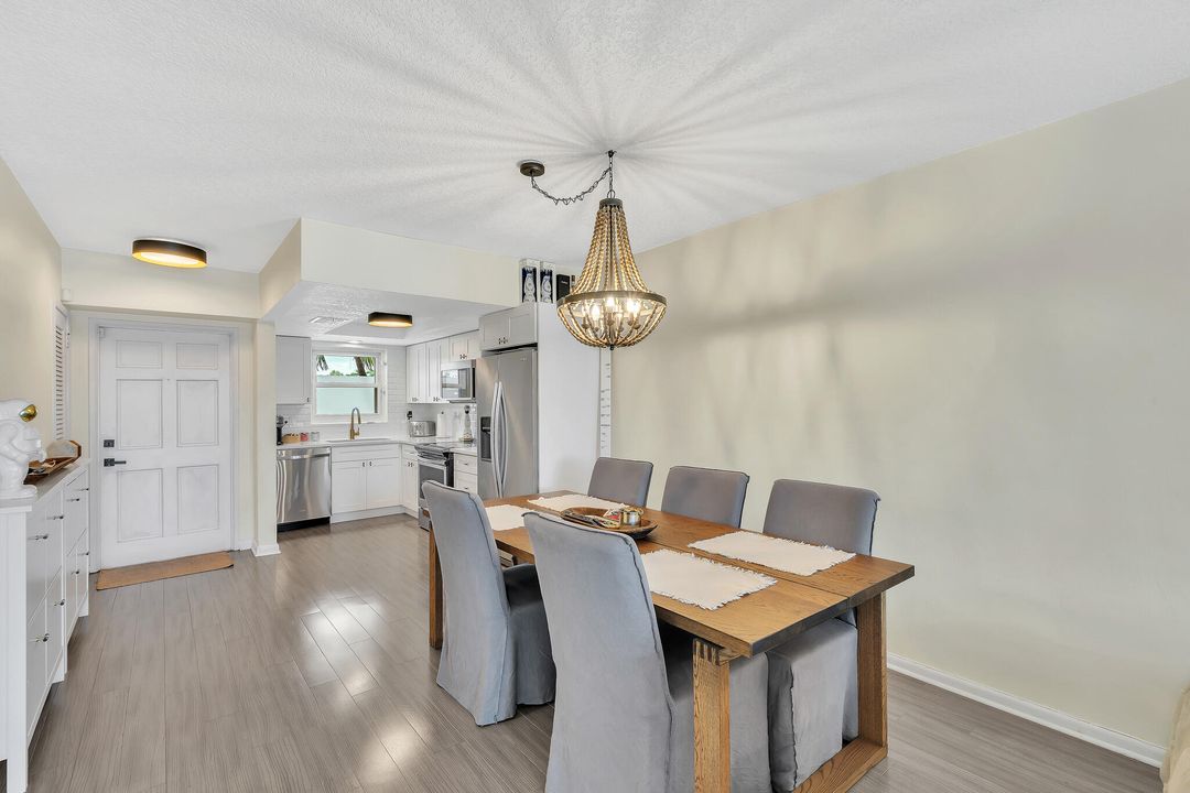 Active With Contract: $499,000 (2 beds, 2 baths, 1118 Square Feet)