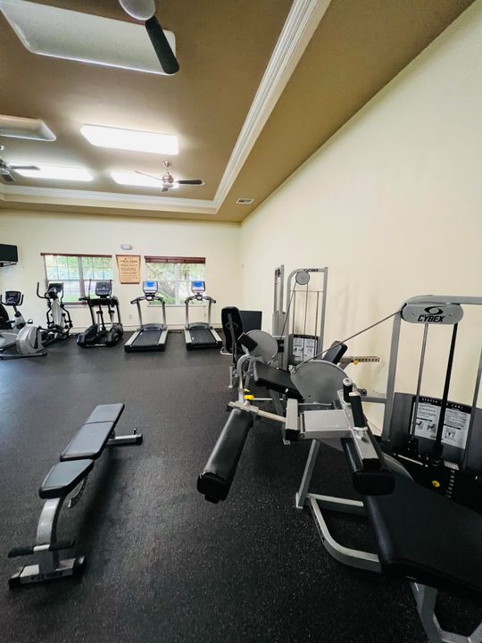 合同活跃: $2,250 (2 贝兹, 2 浴室, 1071 平方英尺)