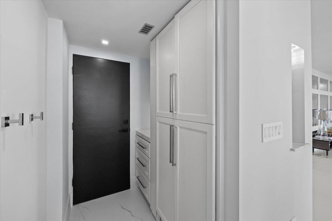 For Rent: $8,500 (2 beds, 2 baths, 1450 Square Feet)