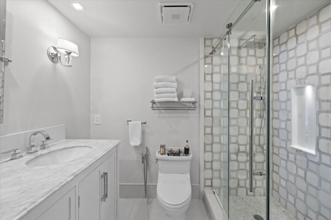 For Rent: $8,500 (2 beds, 2 baths, 1450 Square Feet)