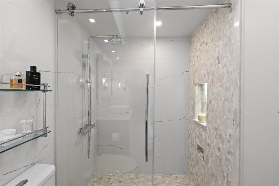 For Rent: $8,500 (2 beds, 2 baths, 1450 Square Feet)