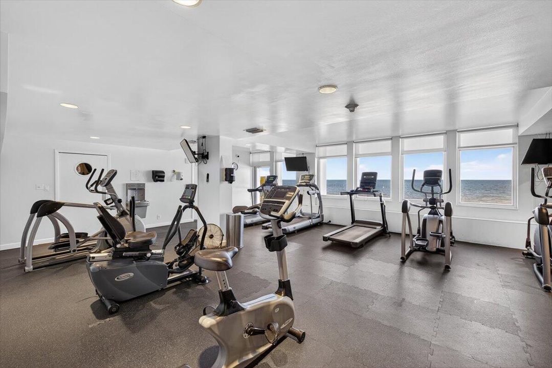 For Rent: $8,500 (2 beds, 2 baths, 1450 Square Feet)