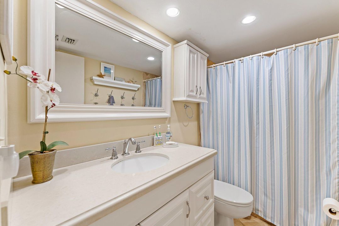 Под контрактом: $375,000 (2 спален, 2 ванн, 1183 Квадратных фут)