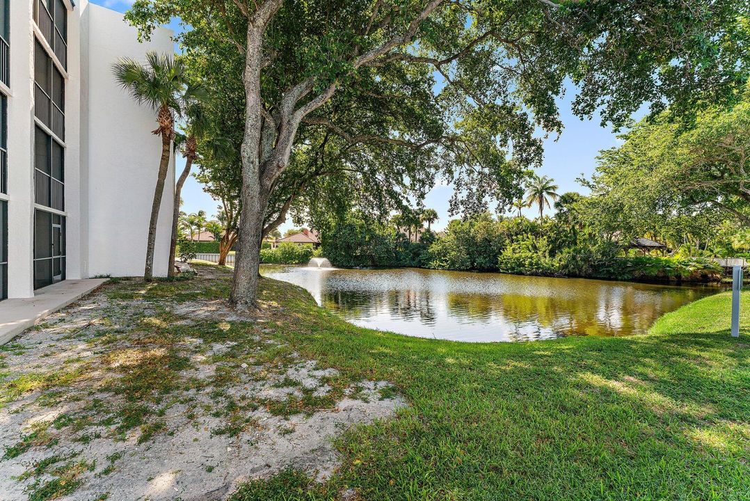 Под контрактом: $375,000 (2 спален, 2 ванн, 1183 Квадратных фут)