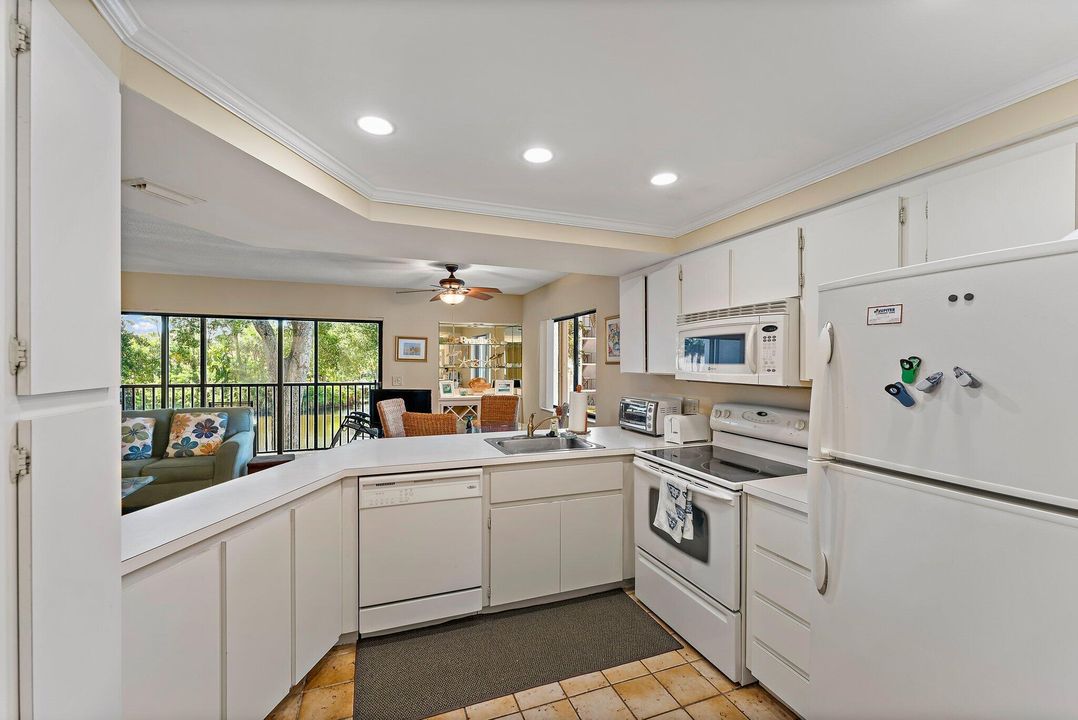 Под контрактом: $375,000 (2 спален, 2 ванн, 1183 Квадратных фут)