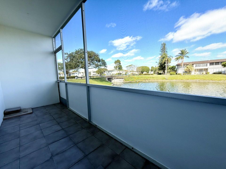 For Rent: $1,595 (1 beds, 1 baths, 585 Square Feet)