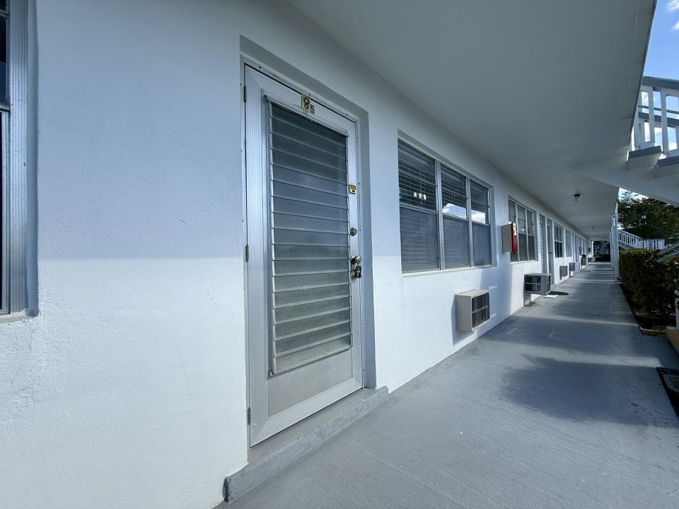 For Rent: $1,595 (1 beds, 1 baths, 585 Square Feet)