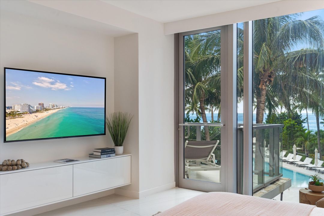 For Sale: $2,750,000 (2 beds, 2 baths, 1990 Square Feet)