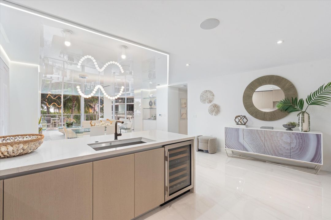 For Sale: $2,750,000 (2 beds, 2 baths, 1990 Square Feet)