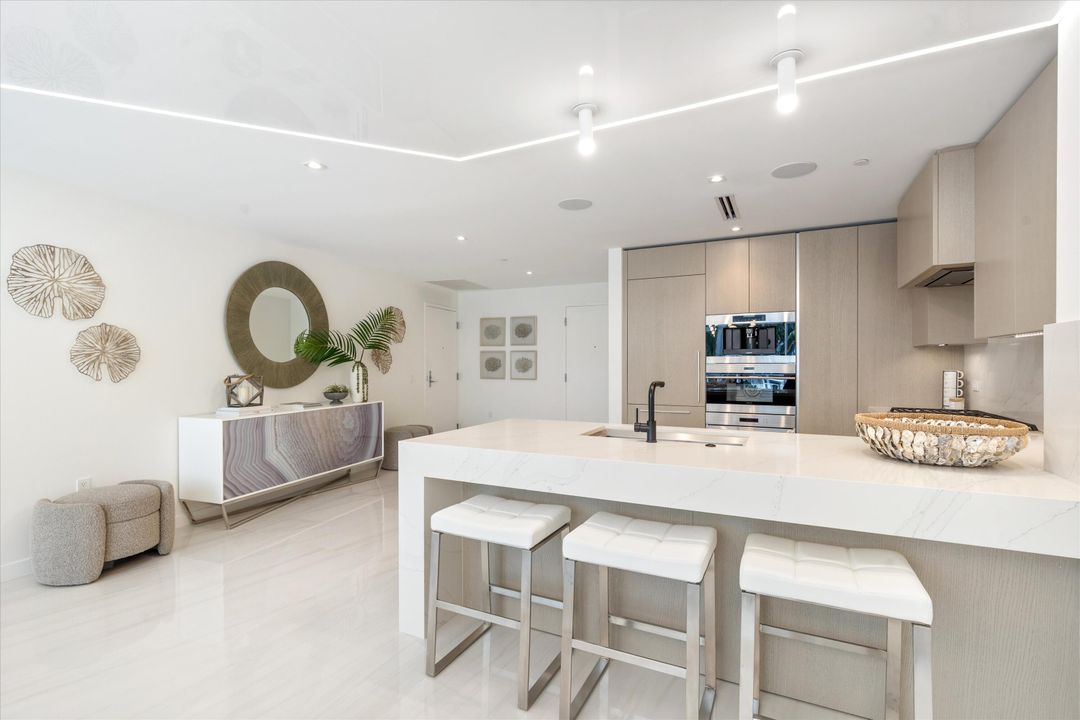 For Sale: $2,750,000 (2 beds, 2 baths, 1990 Square Feet)