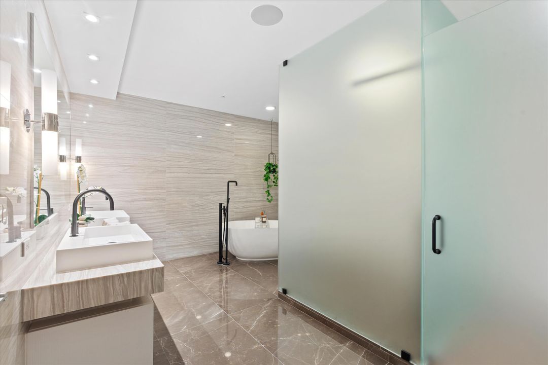 For Sale: $2,750,000 (2 beds, 2 baths, 1990 Square Feet)