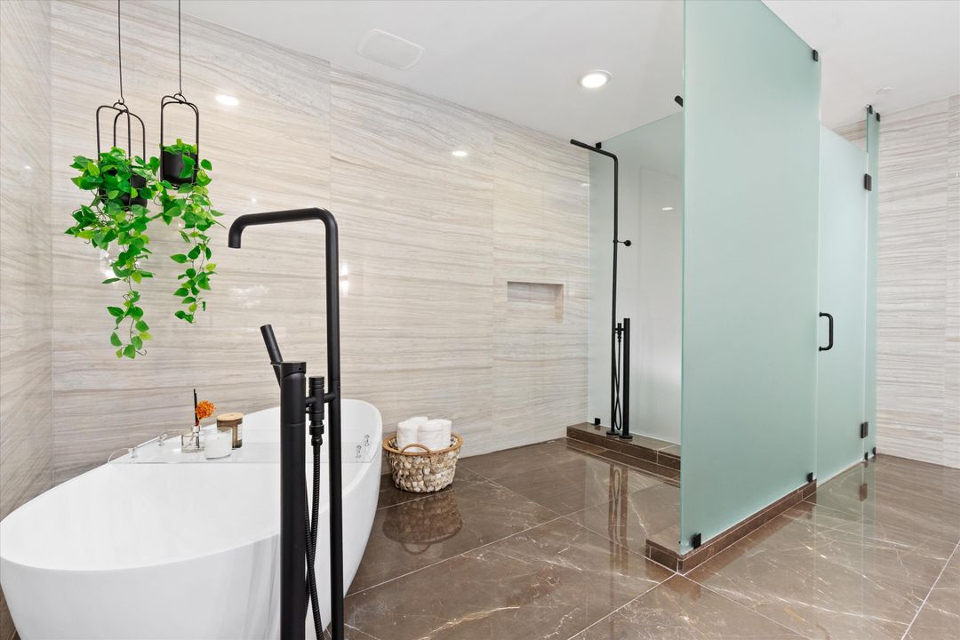 For Sale: $2,750,000 (2 beds, 2 baths, 1990 Square Feet)