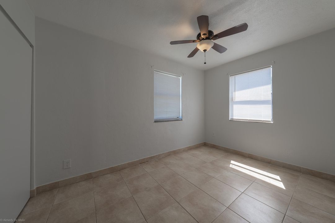 合同活跃: $369,000 (3 贝兹, 1 浴室, 986 平方英尺)