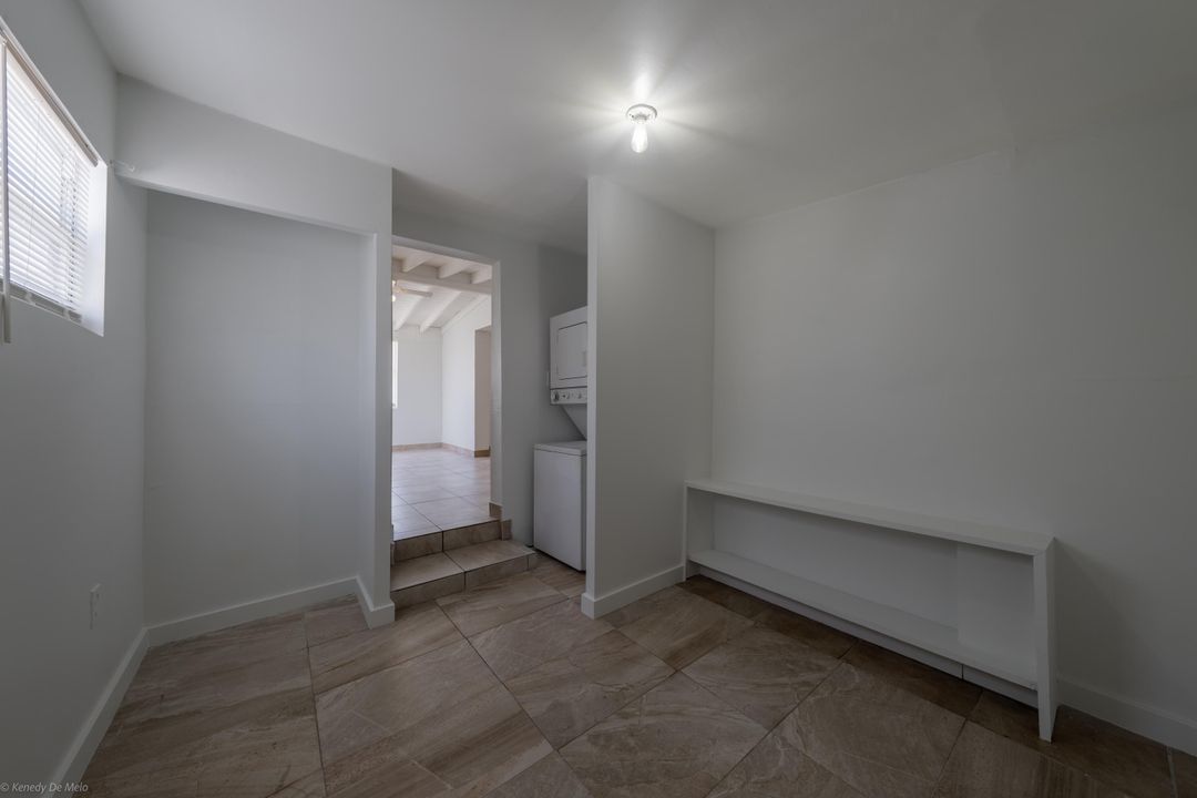 合同活跃: $369,000 (3 贝兹, 1 浴室, 986 平方英尺)