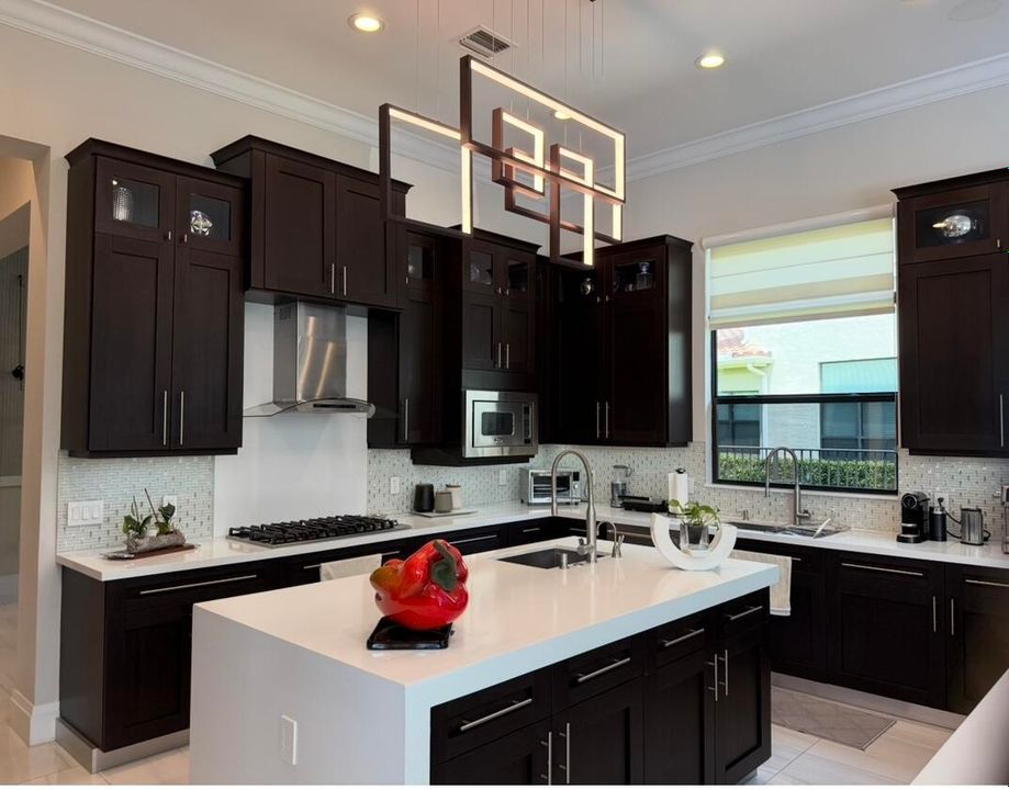 待售: $2,879,000 (5 贝兹, 6 浴室, 4800 平方英尺)