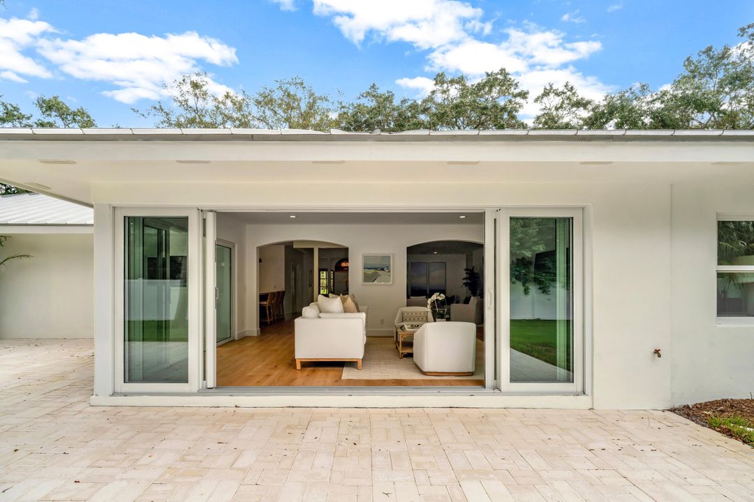 For Sale: $1,589,000 (4 beds, 3 baths, 2317 Square Feet)