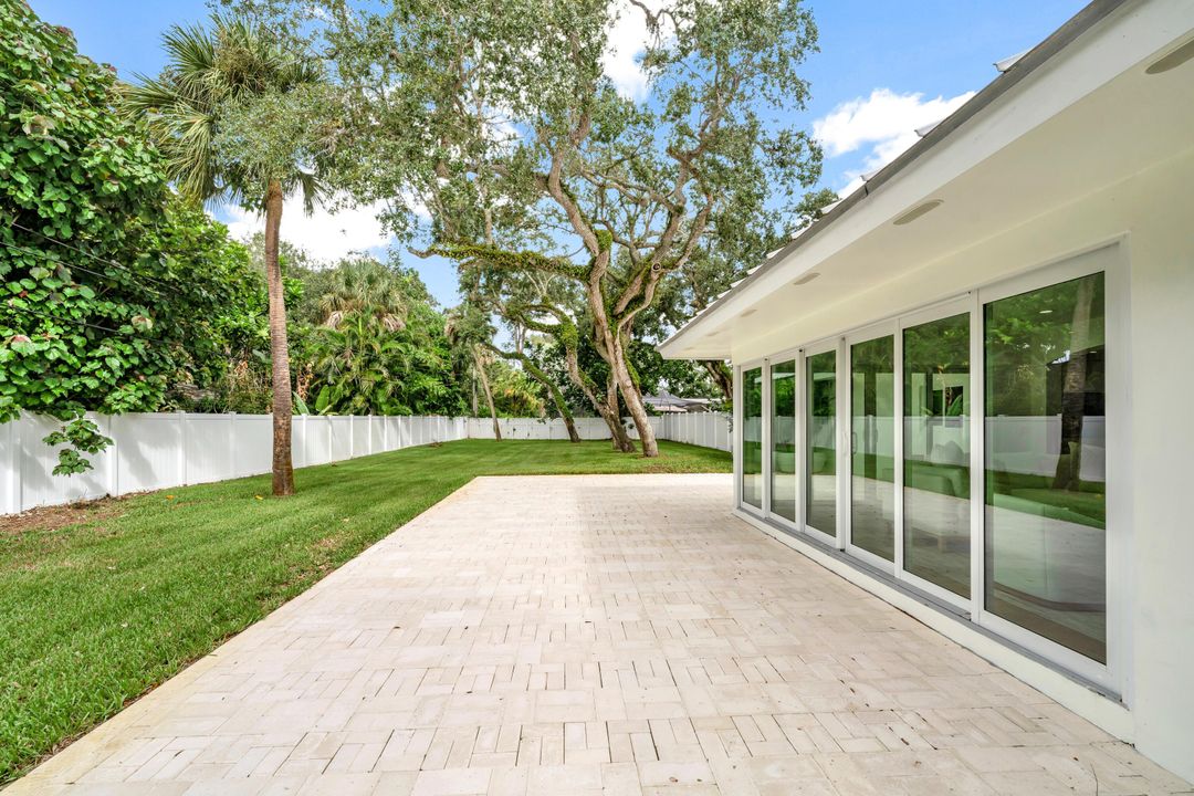 For Sale: $1,589,000 (4 beds, 3 baths, 2317 Square Feet)