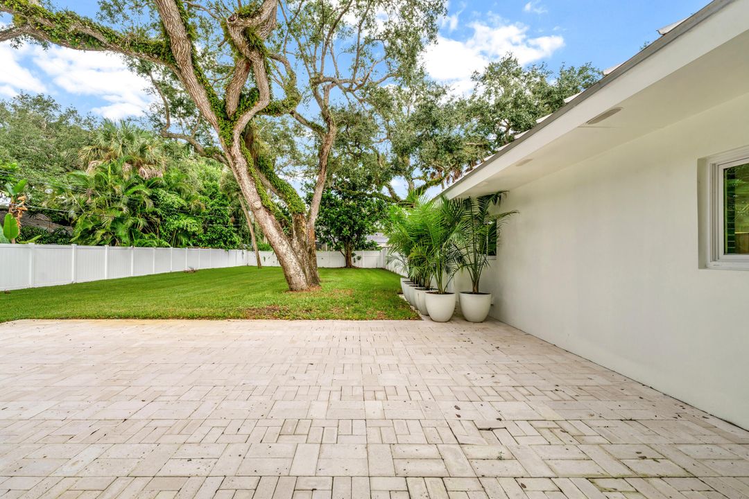 For Sale: $1,589,000 (4 beds, 3 baths, 2317 Square Feet)