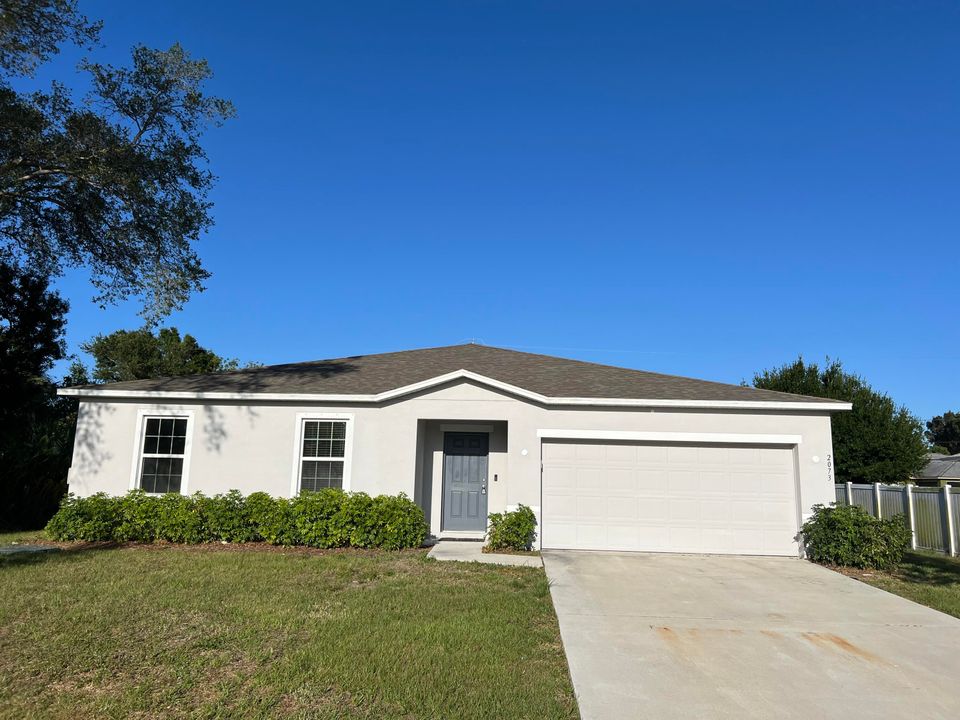 最近租的: $2,400 (4 贝兹, 2 浴室, 1874 平方英尺)