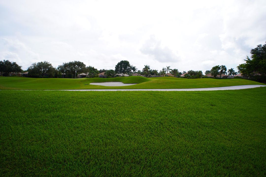 待售: $260,000 (3 贝兹, 2 浴室, 2067 平方英尺)