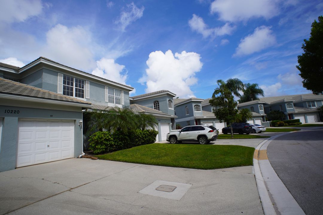 待售: $260,000 (3 贝兹, 2 浴室, 2067 平方英尺)