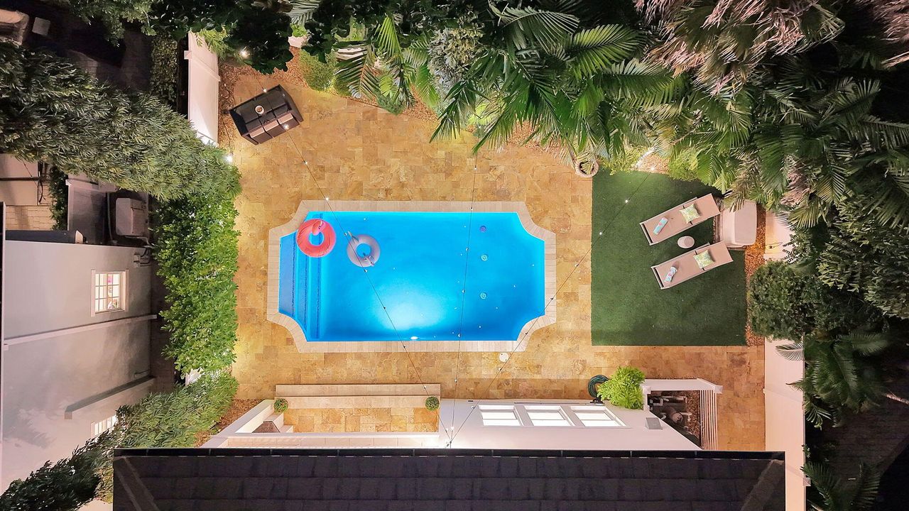 For Rent: $14,000 (5 beds, 4 baths, 3407 Square Feet)