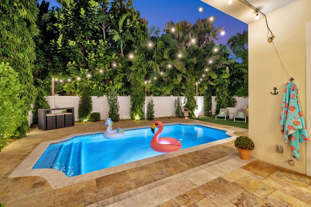 For Rent: $14,000 (5 beds, 4 baths, 3407 Square Feet)