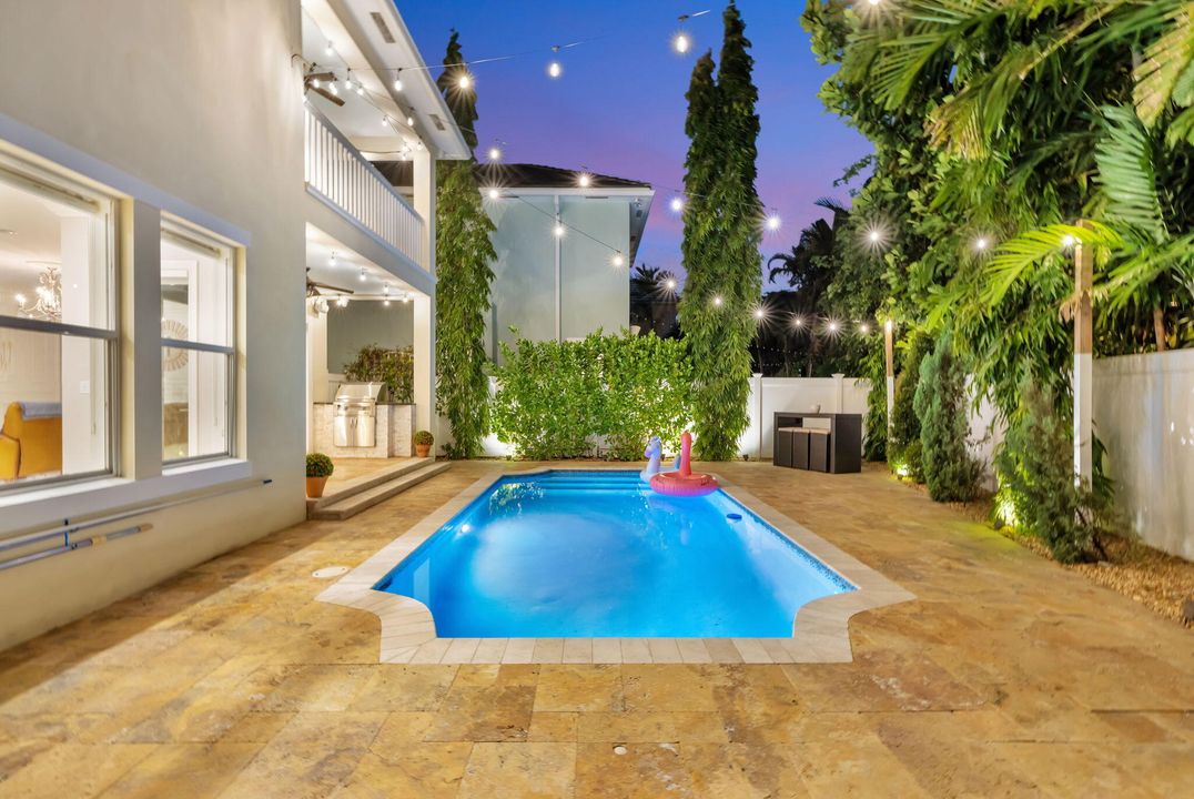 For Rent: $14,000 (5 beds, 4 baths, 3407 Square Feet)